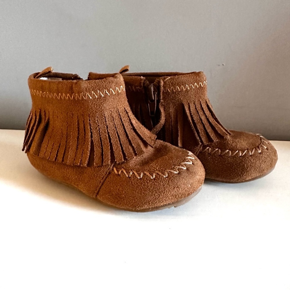 MINNETONKA brown suede fringe boots EUC Size 7 (toddler) side zips